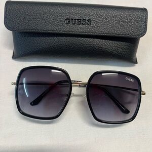 GUESS Black Square Sunglasses